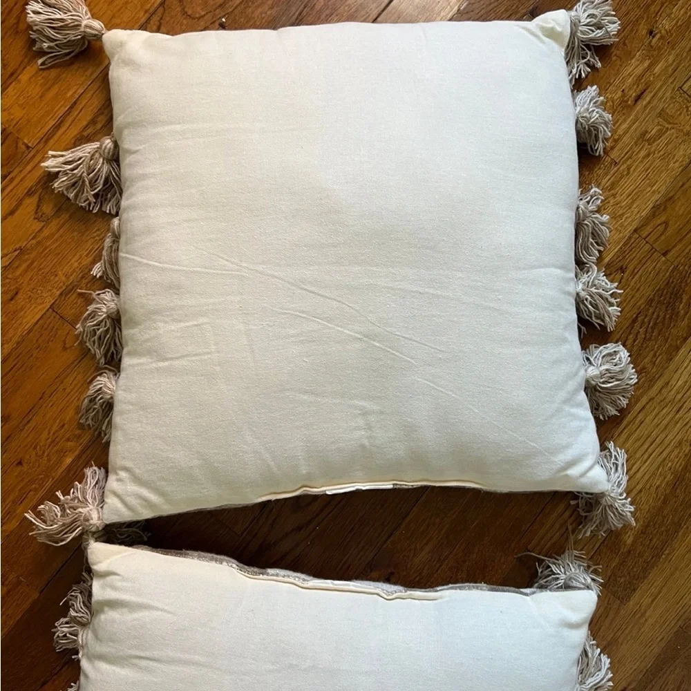 N/A decorative pillows